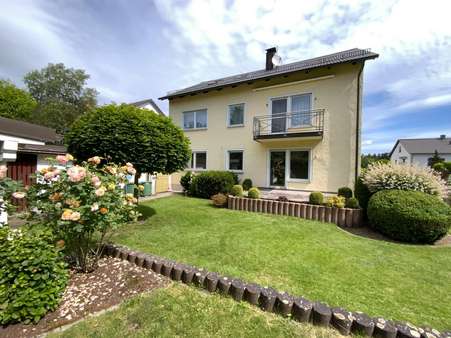 Ansicht mit Terrasse - Zweifamilienhaus in 92421 Schwandorf mit 155m² kaufen