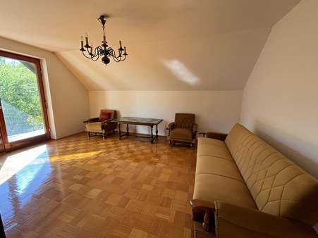 Wohnzimmer Dachgeschoss - Zweifamilienhaus in 92526 Oberviechtach mit 140m² kaufen