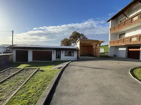 Gelegenheitskauf - Neueres Zweifamilienhaus mit PV-Anlage in Kelheim-Thaldorf - Baujahr 2001