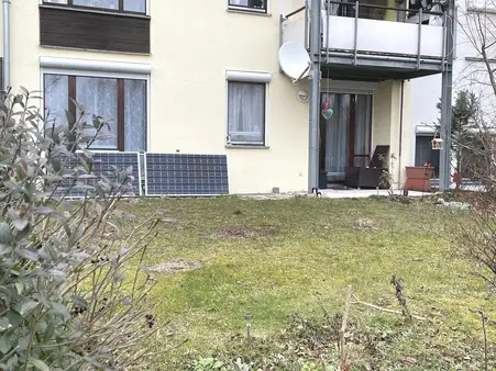 Äußerst gepflegte 2,5 Zimmer-Wohnung mit eigenem Garten in Kelheim-Bauersiedlung 