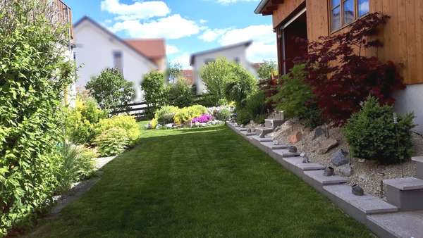 Blick in den Garten - Einfamilienhaus in 93083 Obertraubling mit 145m² kaufen