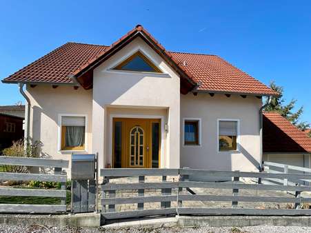 Südostansicht - Einfamilienhaus in 93083 Obertraubling mit 145m² kaufen