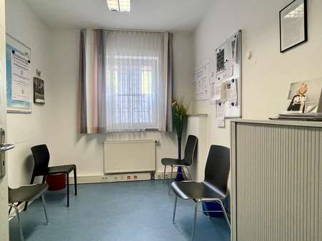 Büro im EG - Mehrfamilienhaus in 84048 Mainburg mit 270m² kaufen