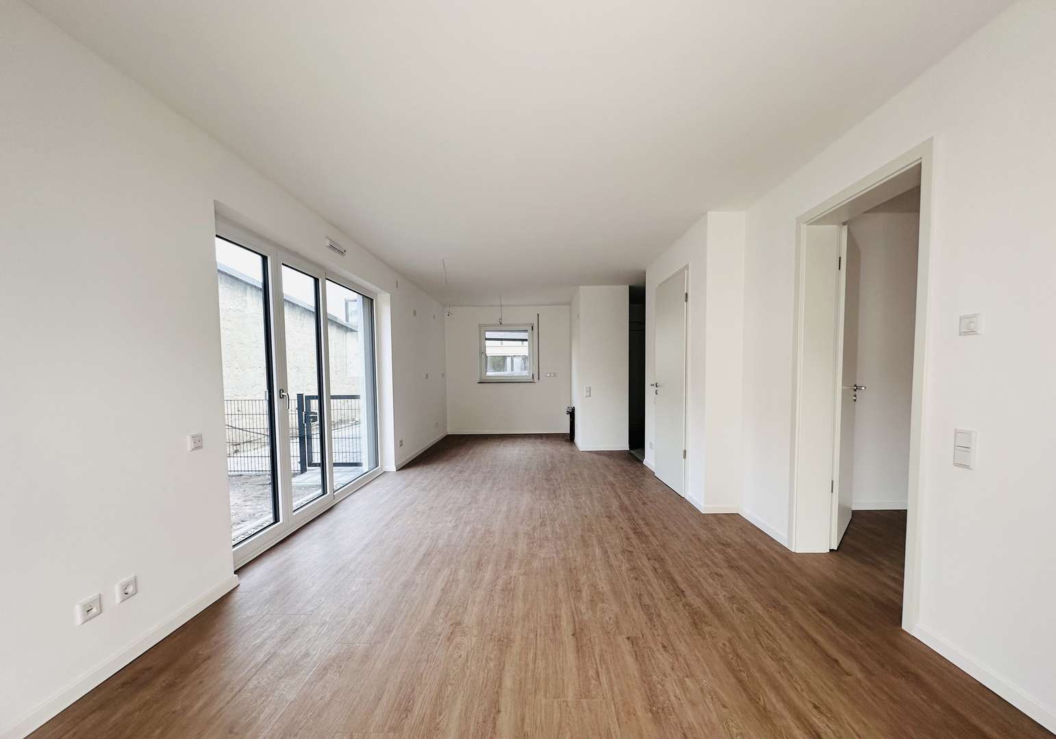 Wohnen und Küche - Erdgeschosswohnung in 93342 Saal mit 68m² mieten