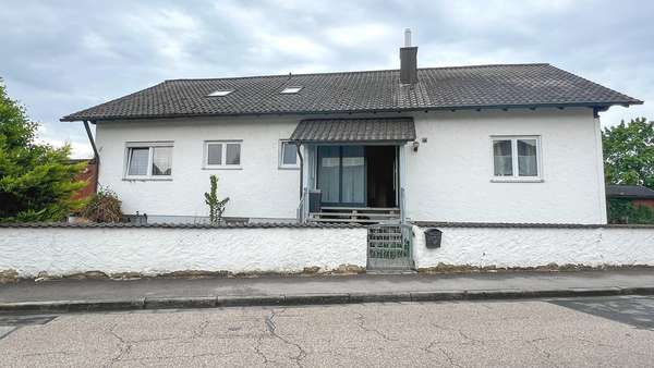 Nordansicht Nordansicht - Einfamilienhaus in 93326 Abensberg mit 204m² kaufen