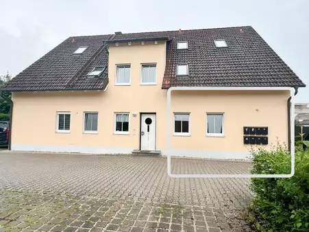 Attraktive 2-Zimmer-Erdgeschosswohnung in Offenstetten - perfekt für Eigennutzer und Kapitalanleger!
