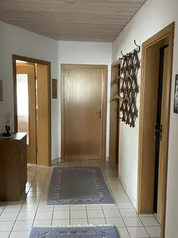 Wohnung in Neustadt mit Terrasse, Garten und großzügigem Grundriss
