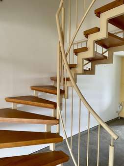 Treppe Treppe - Galerie in 93333 Neustadt mit 93m² kaufen