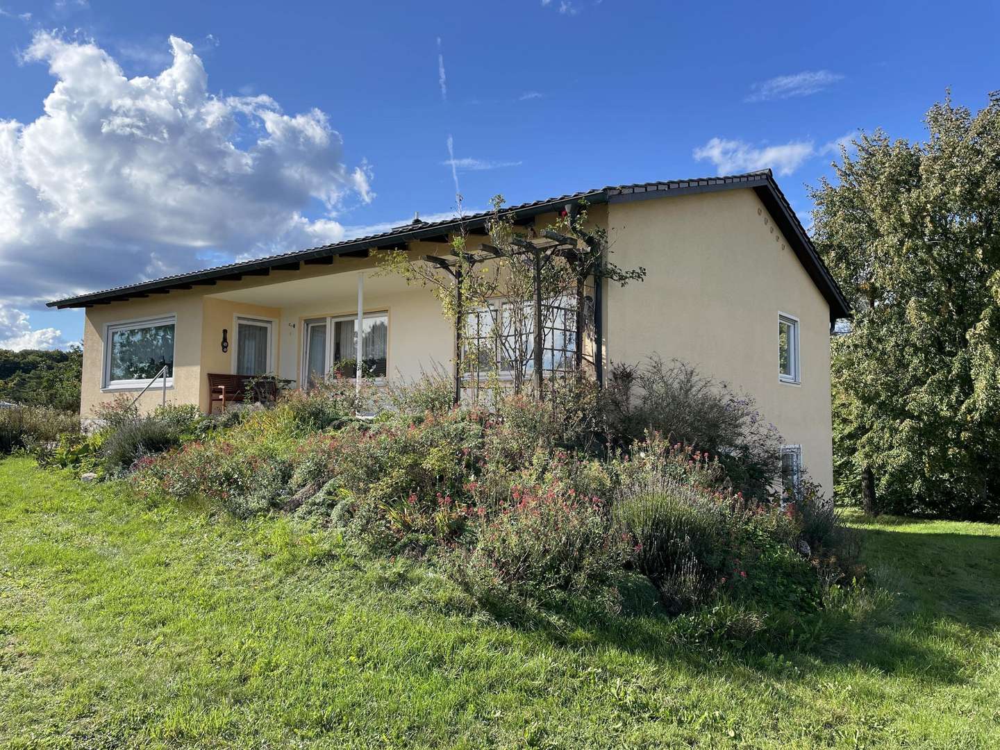 Süd-Ostansicht - Einfamilienhaus in 93346 Ihrlerstein mit 146m² kaufen