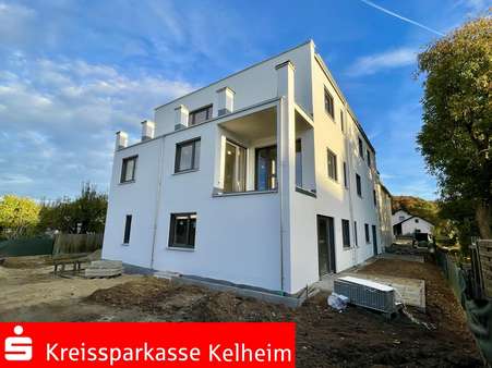 Nordwest-Ansicht Nordwest-Ansicht - Erdgeschosswohnung in 93342 Saal mit 62m² kaufen