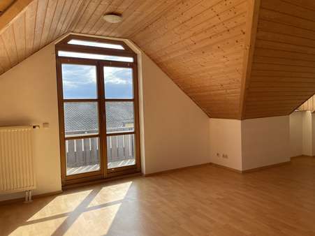 Wohn-/Schlafbereich - Dachgeschosswohnung in 93333 Neustadt mit 40m² kaufen