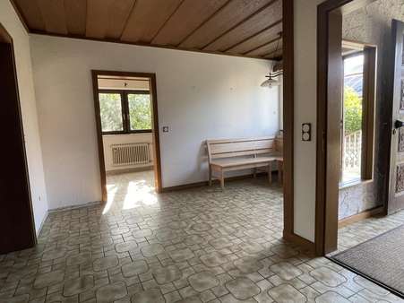 Flur und Essbereich - Bungalow in 93354 Biburg mit 125m² kaufen