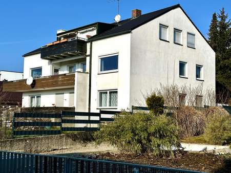 Außenansicht - Dachgeschosswohnung in 92224 Amberg mit 120m² kaufen