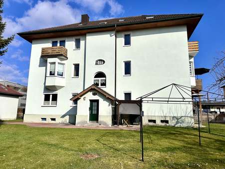 Außenansicht vom Garten - Mehrfamilienhaus in 92224 Amberg mit 425m² kaufen