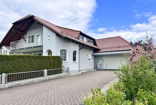Einfahrt - Einfamilienhaus in 92242 Hirschau mit 222m² kaufen