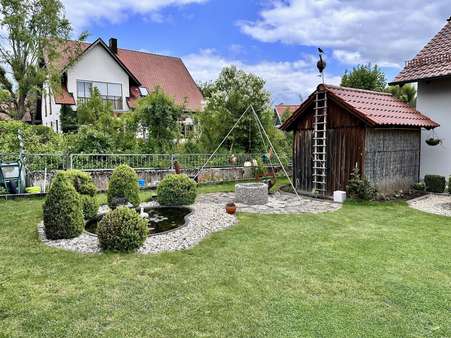 Gartenhäuschen mit Feuerstelle - Einfamilienhaus in 92242 Hirschau mit 222m² kaufen