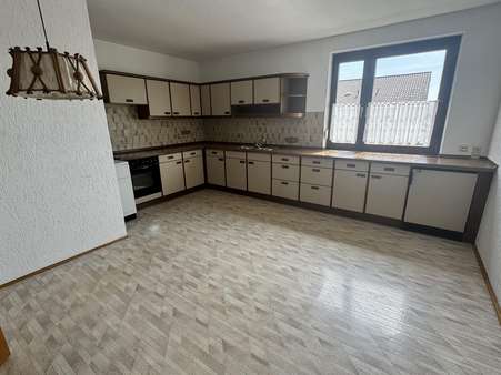 Küche mit Essplatz - Etagenwohnung in 92237 Sulzbach-Rosenberg mit 74m² kaufen