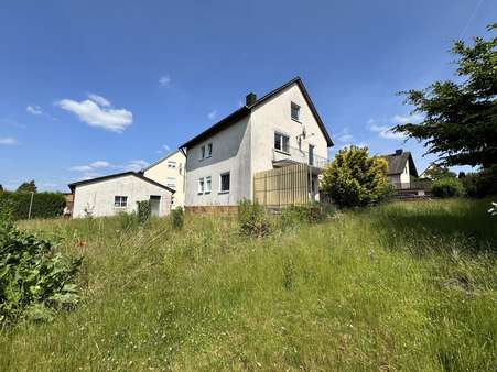 Außenansicht Außenansicht - Einfamilienhaus in 92237 Sulzbach-Rosenberg mit 124m² kaufen