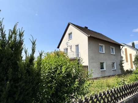 Außenansicht Außenansicht - Einfamilienhaus in 92237 Sulzbach-Rosenberg mit 124m² kaufen