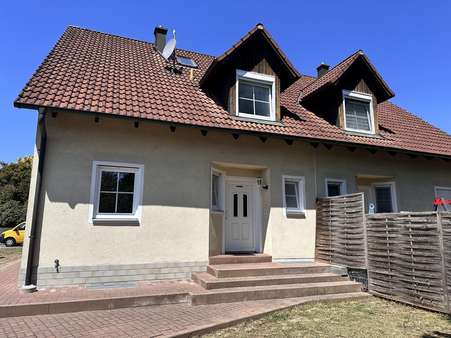 Außenansicht Außenansicht - Doppelhaushälfte in 92272 Freudenberg mit 151m² kaufen
