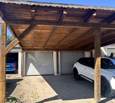 Garage und angrenzendes Carport - Etagenwohnung in 92256 Hahnbach mit 102m² kaufen