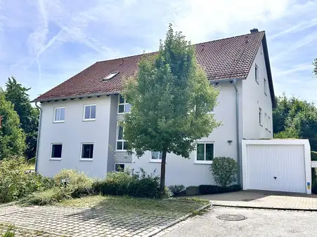 Charmante Kapitalanlage in ruhiger Lage! Vermietetes Dachgeschoss-Juwel in Amberg/ Kleinraigering