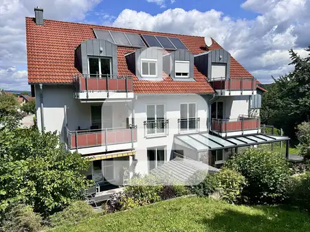 Charmante Kapitalanlage in ruhiger Lage! Vermietetes Dachgeschoss-Juwel in Amberg/ Kleinraigering