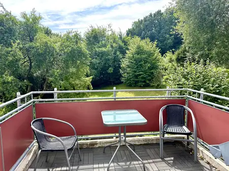 Charmante Kapitalanlage in ruhiger Lage! Vermietetes Dachgeschoss-Juwel in Amberg/ Kleinraigering