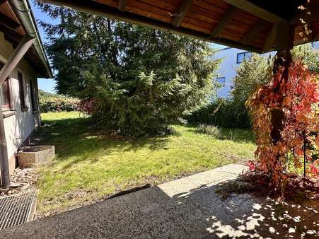 Terrasse im Erdgeschoss Terrasse im Erdgeschoss - Zweifamilienhaus in 92224 Amberg mit 208m² kaufen