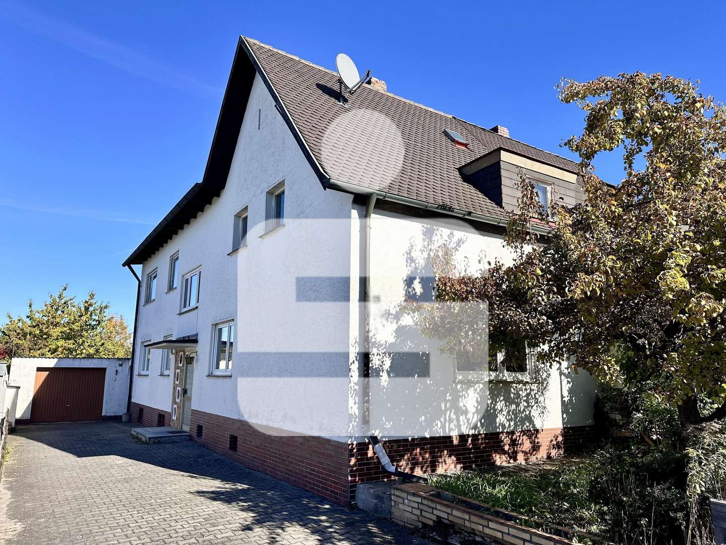 Außenansicht Außenansicht - Doppelhaushälfte in 92224 Amberg mit 141m² kaufen