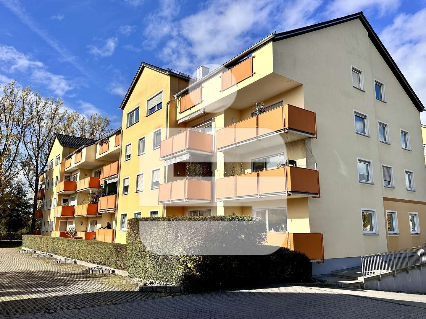 Außenansicht Außenansicht - Dachgeschosswohnung in 92224 Amberg mit 96m² kaufen