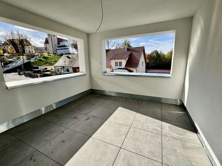 Überdachte Loggia beispielhaft - Etagenwohnung in 92245 Kümmersbruck mit 104m² kaufen