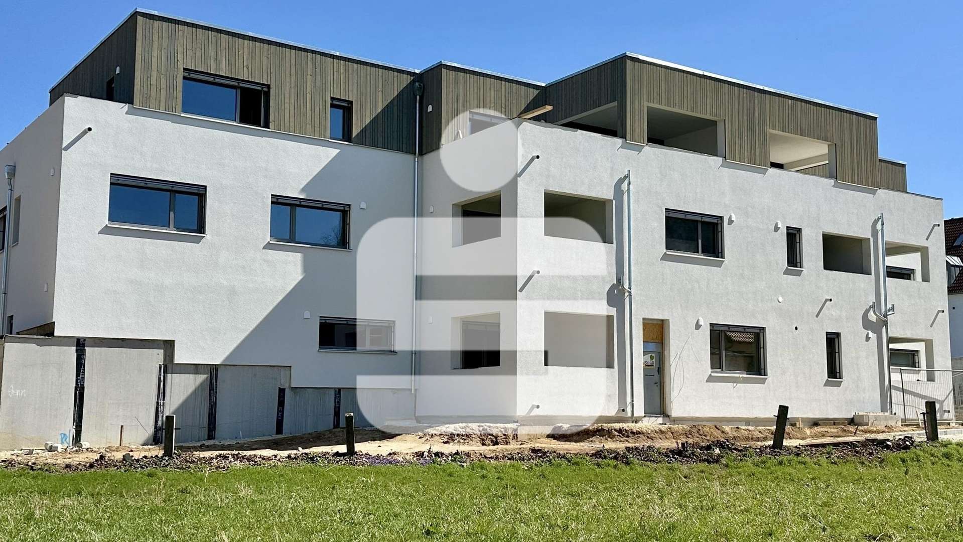 Außenansicht Außenansicht - Erdgeschosswohnung in 92245 Kümmersbruck mit 93m² kaufen