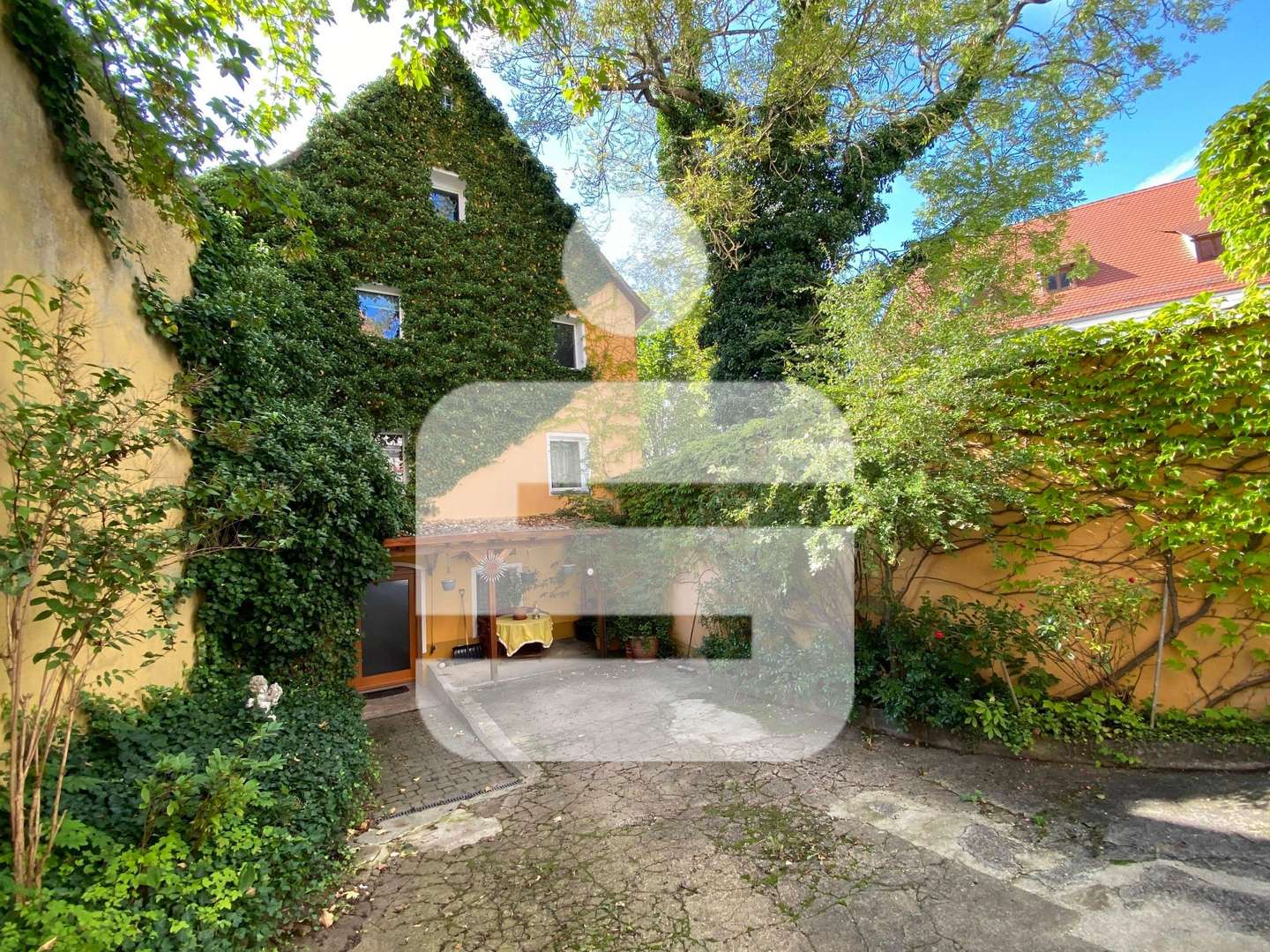 Außenansicht - Zweifamilienhaus in 92237 Sulzbach-Rosenberg mit 177m² kaufen