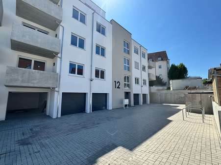 Außenansicht - Erdgeschosswohnung in 92237 Sulzbach-Rosenberg mit 96m² kaufen