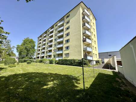 Außenansicht - Erdgeschosswohnung in 92224 Amberg mit 83m² kaufen