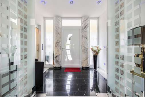Eingangsbereich Eingangsbereich - Villa in 92245 Kümmersbruck mit 454m² kaufen