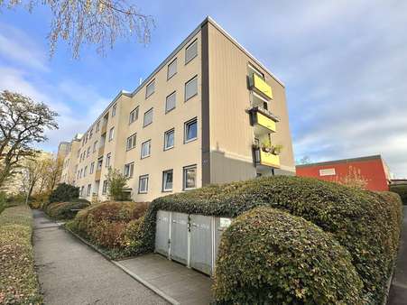 Zugang zum Hauseingang - Etagenwohnung in 92224 Amberg mit 87m² kaufen