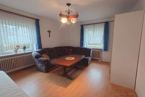 Wohnzimmer Erdgeschoss - Zweifamilienhaus in 95701 Pechbrunn mit 143m² kaufen