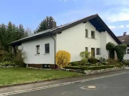 Großzügiges Einfamilienhaus mit idyllischen Garten in Konnersreuth