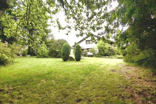 Garten - Einfamilienhaus in 95692 Konnersreuth mit 210m² kaufen