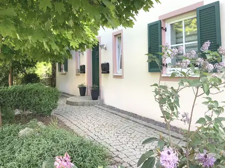 Exklusives Zweifamilienhaus im Herzen von Reichenbach