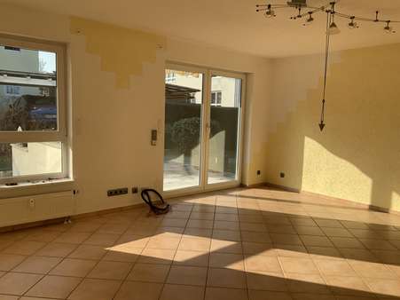Wohnzimmer Wohnzimmer - Erdgeschosswohnung in 92637 Weiden mit 80m² kaufen
