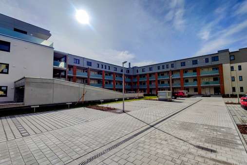 Außenansicht Innenhof Außenansicht Innenhof - Etagenwohnung in 92637 Weiden mit 91m² kaufen