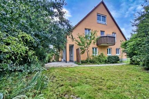 Eigener Garten Eigener Garten - Erdgeschosswohnung in 95508 Kulmain mit 76m² kaufen