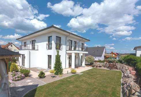 Außenansicht Außenansicht - Villa in 92729 Weiherhammer mit 230m² kaufen