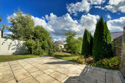 Terrasse Terrasse - Doppelhaushälfte in 95692 Konnersreuth mit 100m² kaufen