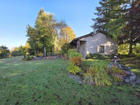Gartenhaus mit Brunnen Gartenhaus mit Brunnen - Grundstück in 92637 Weiden mit 3419m² kaufen