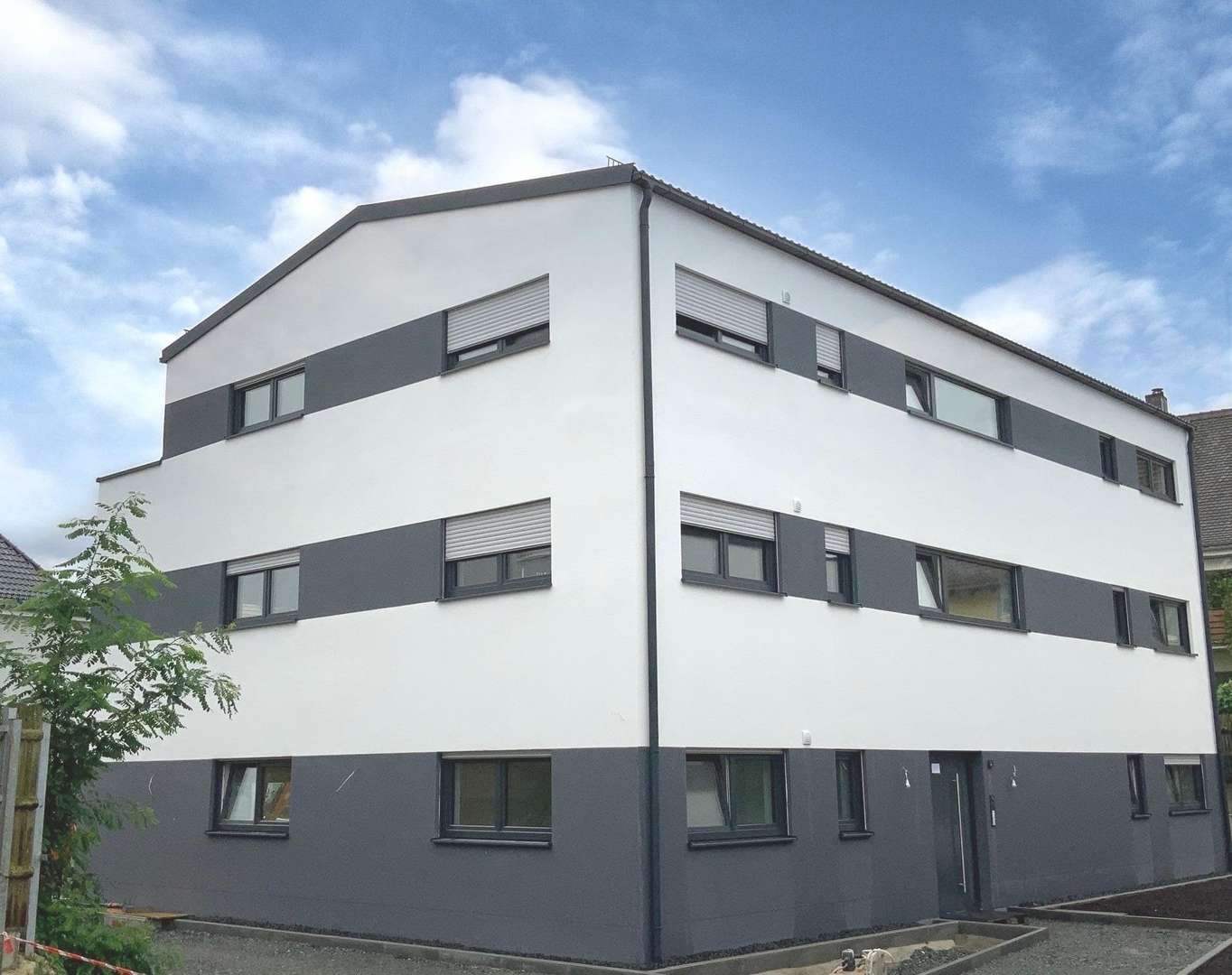 Außenansicht - Erdgeschosswohnung in 92637 Weiden mit 75m² kaufen