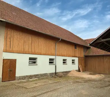 Landwirtschaftliche Hofstelle in schöner und ruhiger Lage bei Püchersreuth